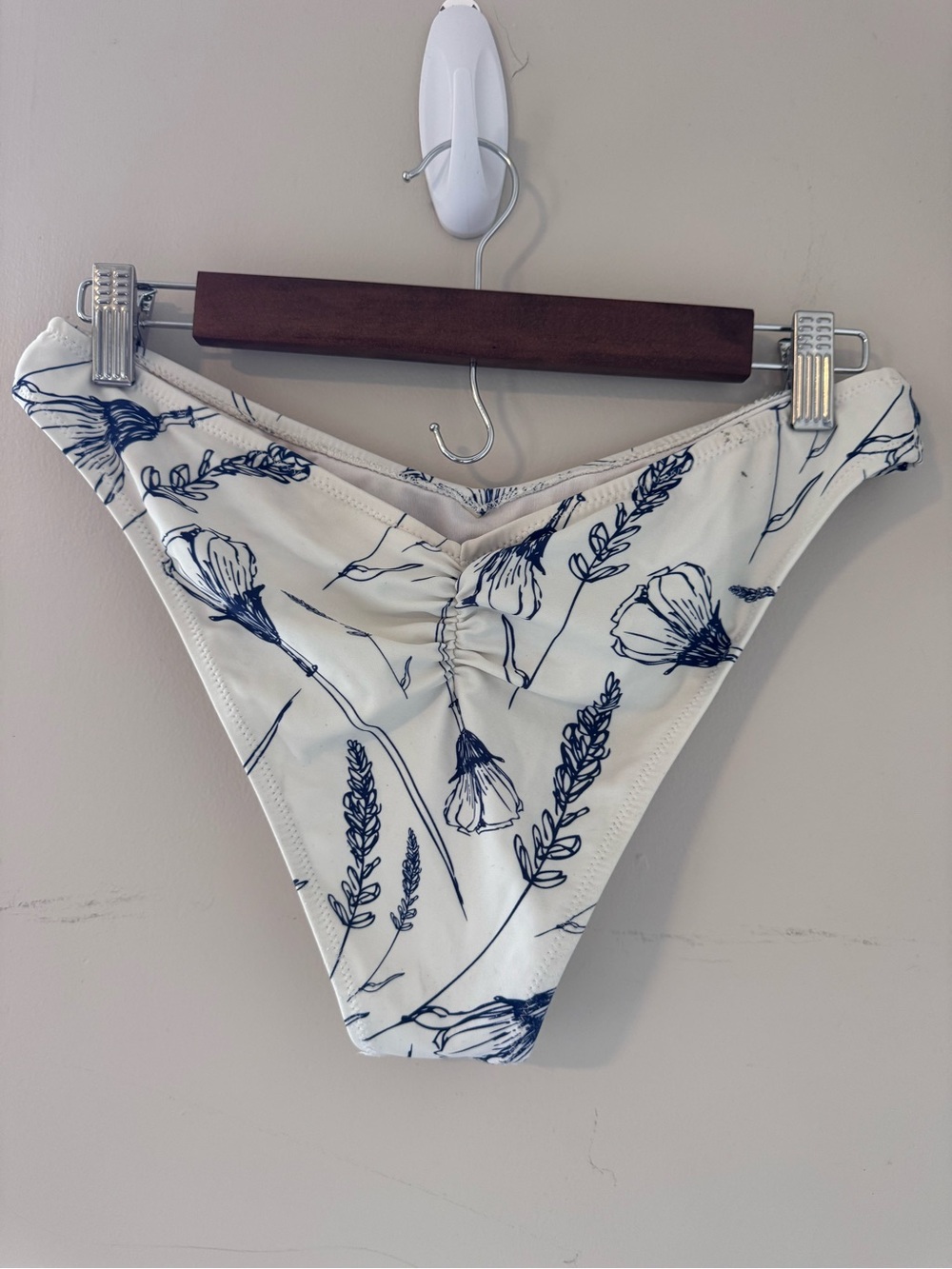 White Floral High-Cut Bikini Bottoms size M